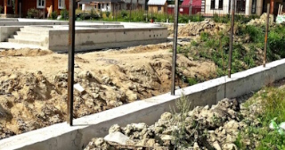 Фундамент под забор заказать в Белой Калитве - заливка фундамента для забора | от 1529 за п.м.